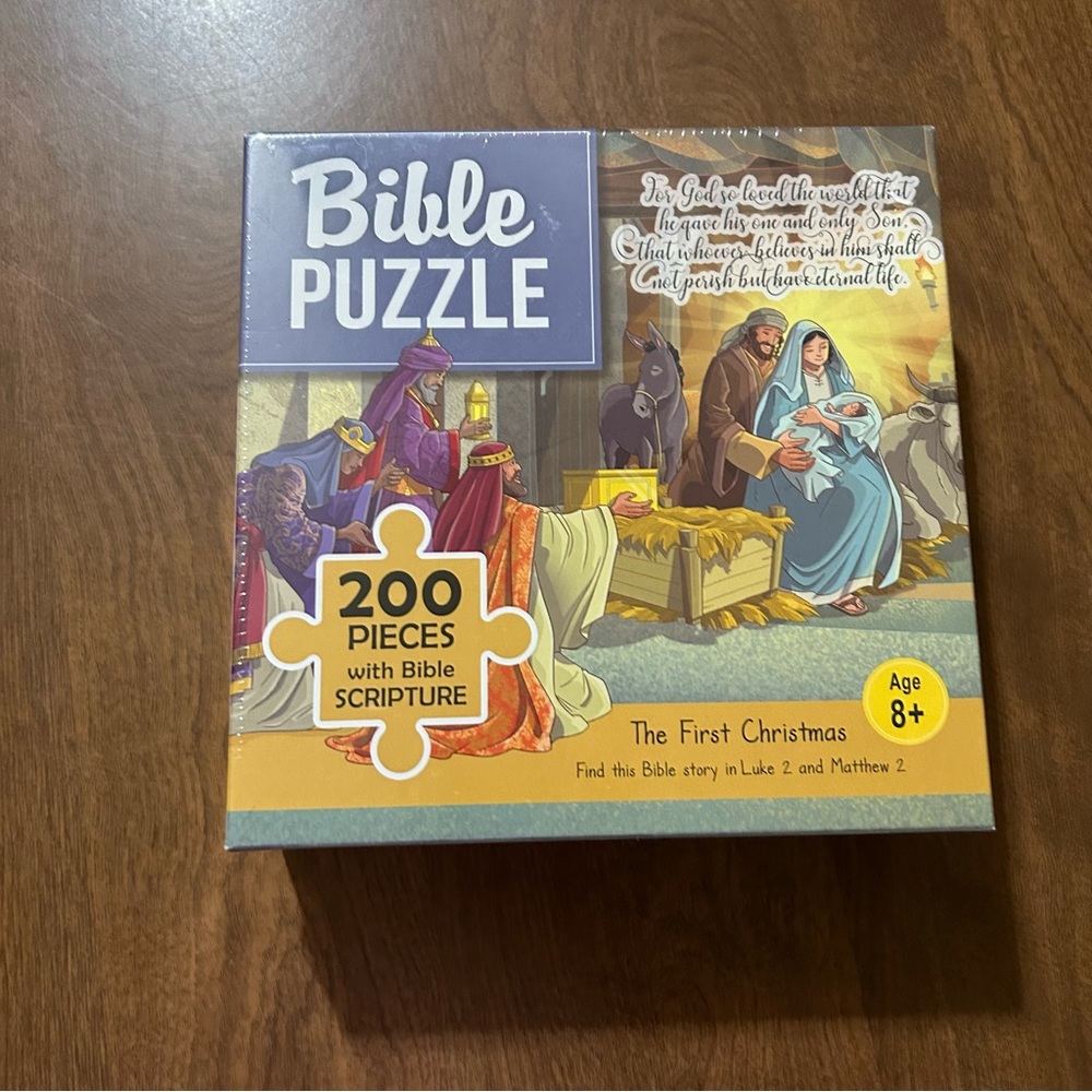 4/$20 Christmas puzzle NWT